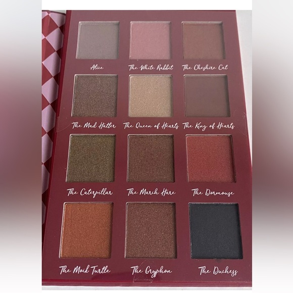 Alice In Wonderland Taste In Beauty Eye makeup Palette 12 Color Eyeshadow Disney - Picture 2 of 6